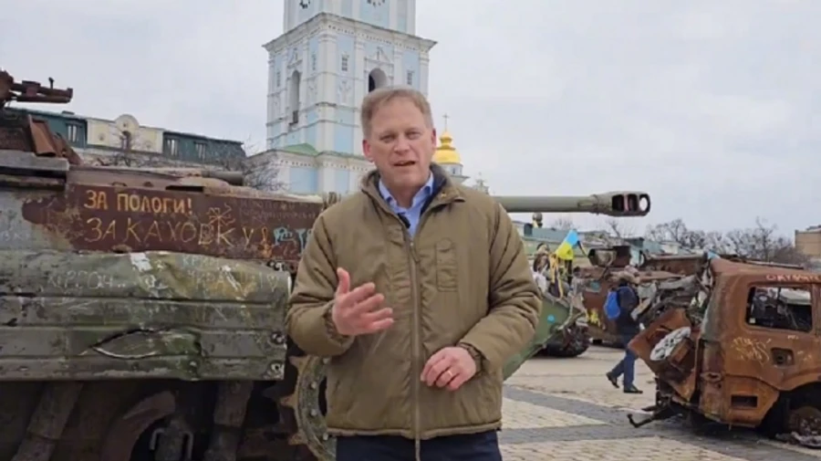 UK Defence Secretary in Kyiv urges the world to wake up and support Ukraine – video
