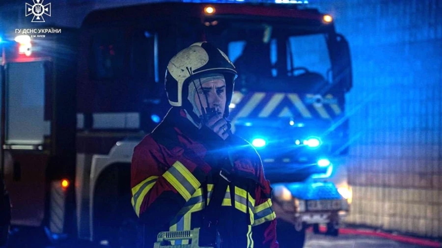 З будинку на Святошині евакуюють людей: в квартирі бойова частина ракети − Кличко