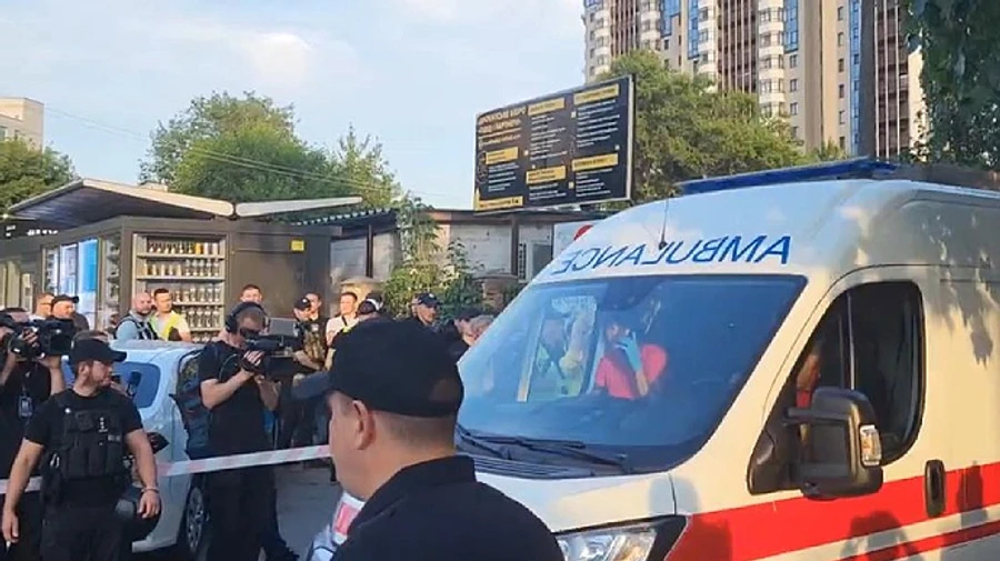 Силовики штурмовали Шевченковский суд, подозреваемый подорвал себя – МВД