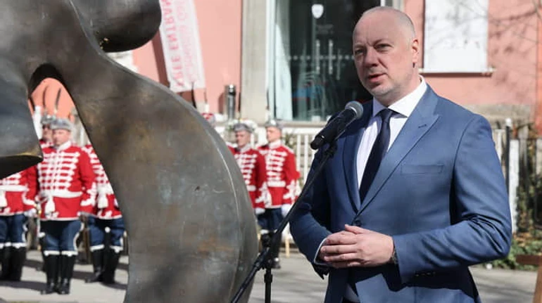 Иллюзия стабильности: что удерживает Болгарию от сползания в кризис и какие последствия это будет иметь