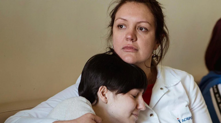 Найбільше хвора боялася, що їй буде боліти: лікарка паліативної медицини про догляд за важкими пацієнтами і право на гідну смерть