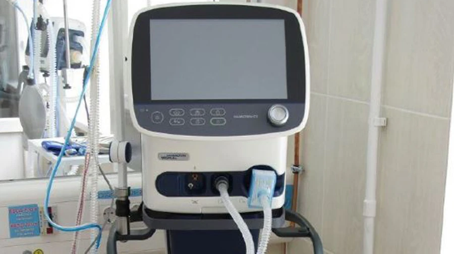 Россияне вывезли из Мариуполя уцелевшие аппараты ИВЛ – горсовет