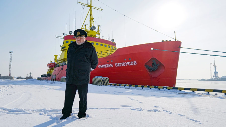 Russians fired on the ice-breaker Kapitan Belousov, which was crewed by civilians – Azov