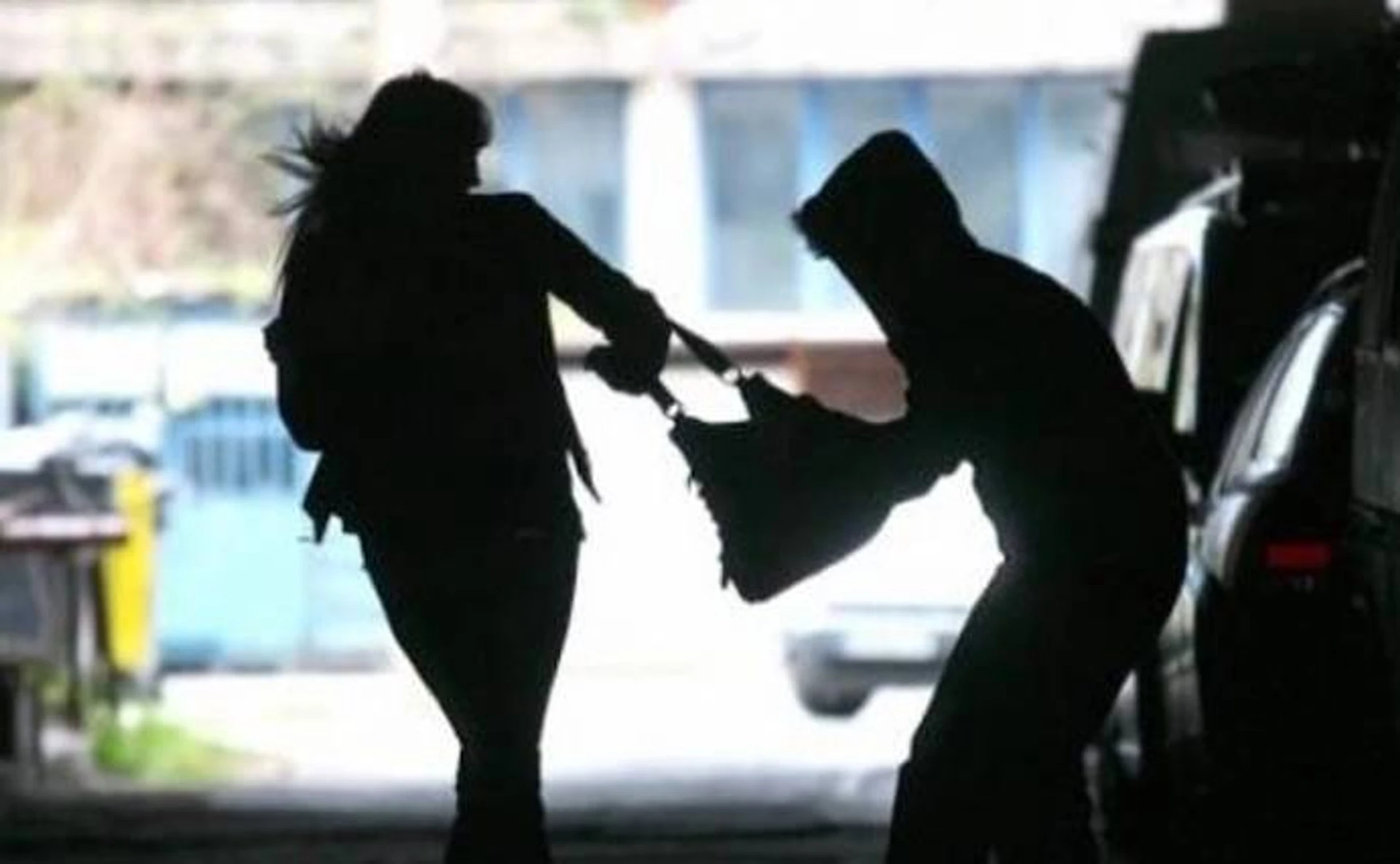 Я пыталась закричать, но мне сказали что убьют: Две истории об ограблении