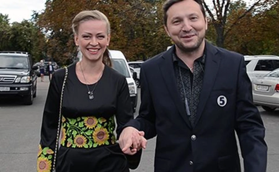 Стець і його дружина дали в борг 80 тисяч євро і 100 тисяч доларів