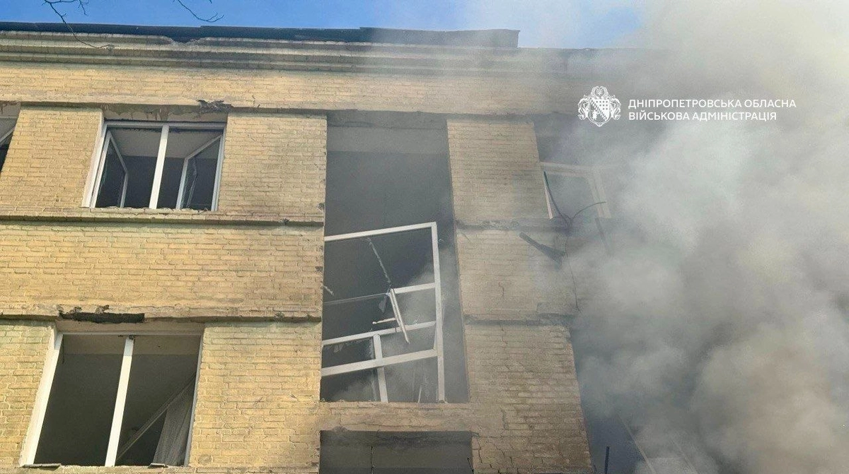 У Дніпрі дрони РФ поцілили по багатоповерхівці: поранені п’ятеро людей