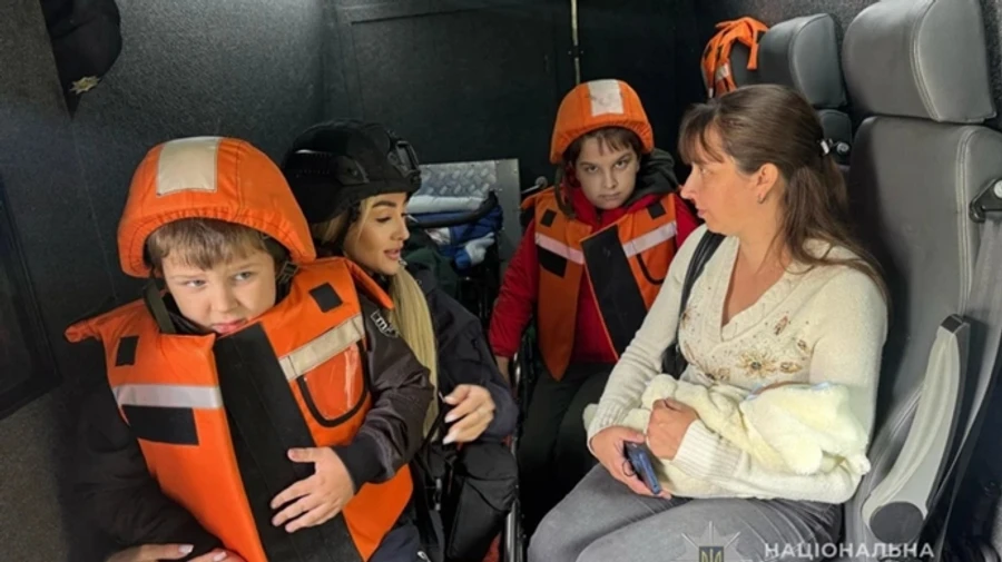 Family with six-day-old baby evacuated from Sumy Oblast – video