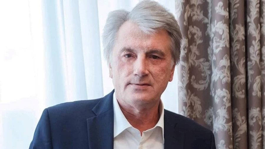 Ющенко назвав кілька сценаріїв закінчення війни