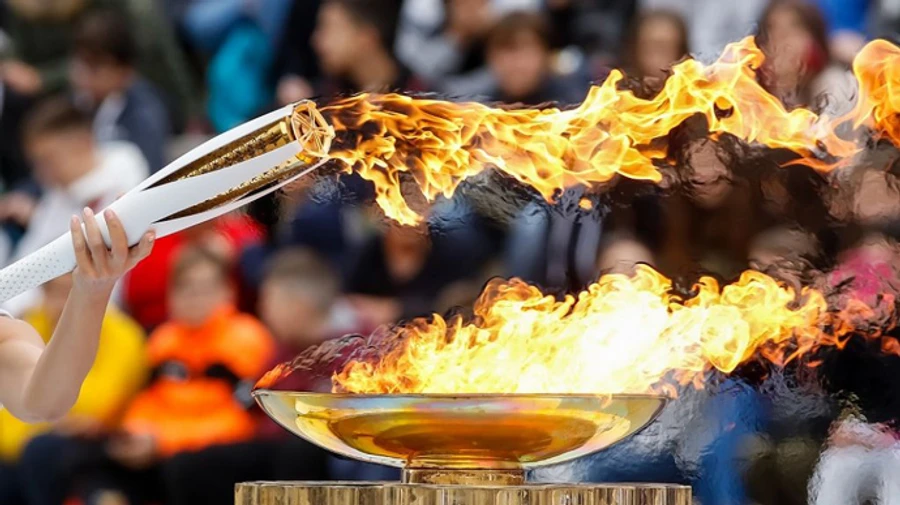 Естафета Олімпійського вогню Токіо: Глядачів просять плескати замість вигуків