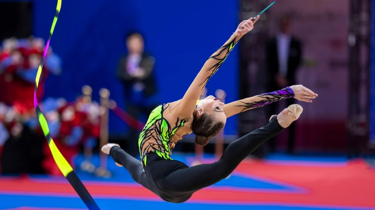 Онофрийчук завоевала золото в многоборье на этапе Кубка мира по художественной гимнастике в Болгарии