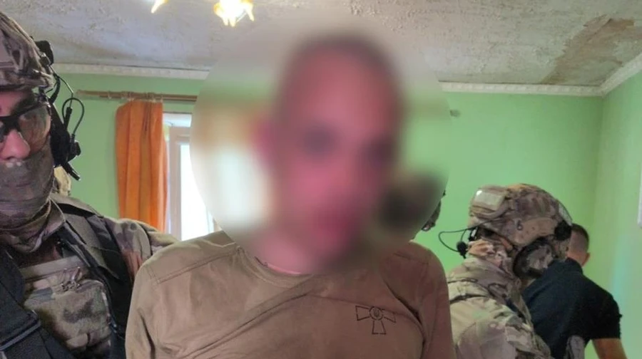 В Ужгороді поліція під час спецоперації затримала чоловіка, який взяв в заручники дружину з дитиною