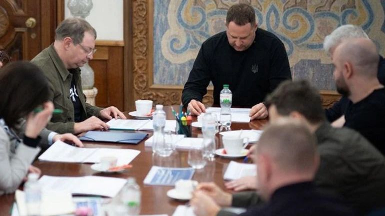 Медійна підтримка Зеленського в обмін на послаблення для бізнесу. Як Рада підприємців співпрацює з ОП