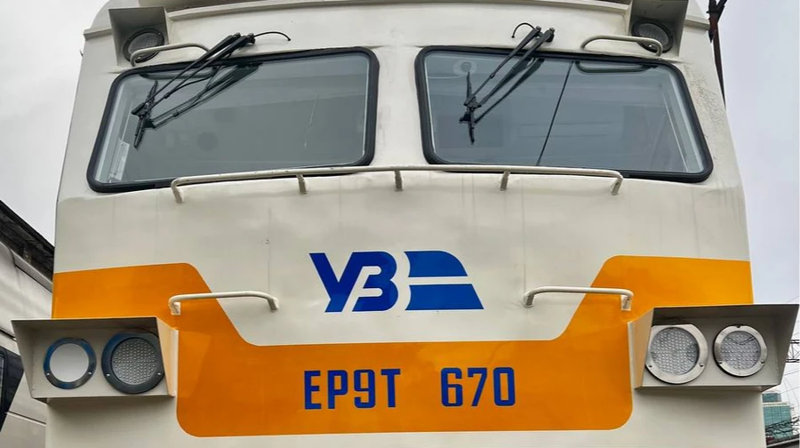 A number of trains are delayed due to breaks and icing of power lines - UZ