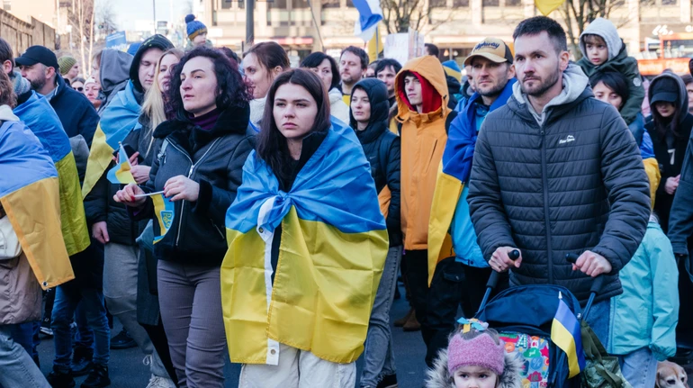 Порекомендовали переехать в более безопасные регионы Украины: Британия отказывает семьям беженцев в убежище