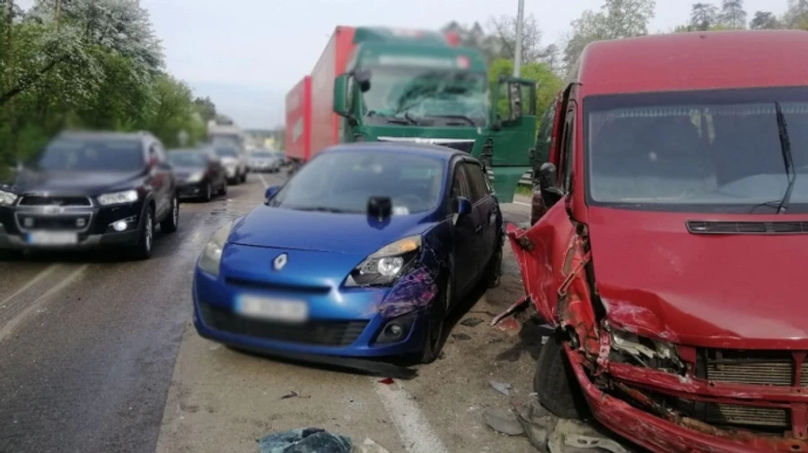 В Киеве масштабное ДТП с пострадавшими