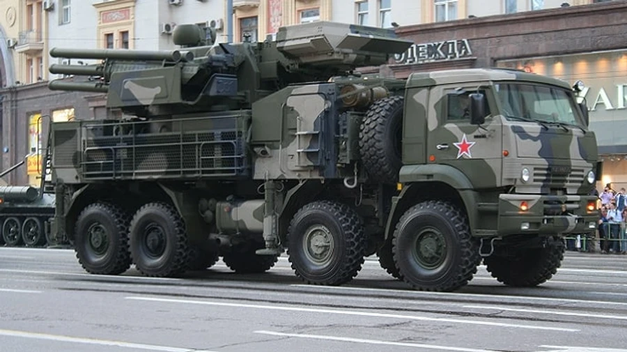 Російський Панцир-С пробив стіну будинку під час атаки дронів на Москву – ЗМІ