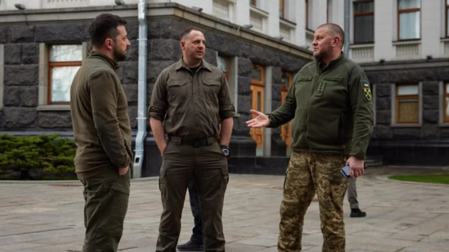 Zelenskyy calls meeting of Staff of Supreme Commander-in-Chief and hears reports