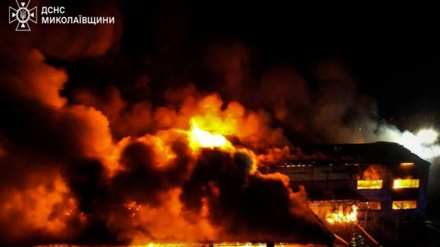 Удар РФ по Миколаєву БпЛА невідомого типу: рятувальники показали наслідки