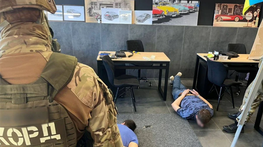 Працівники благодійної організації продавали машини з гумдопомоги – ОГП