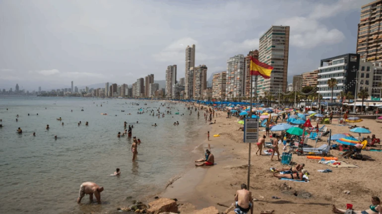 Страх войны и не только: почему поляки массово скупают недвижимость в Испании