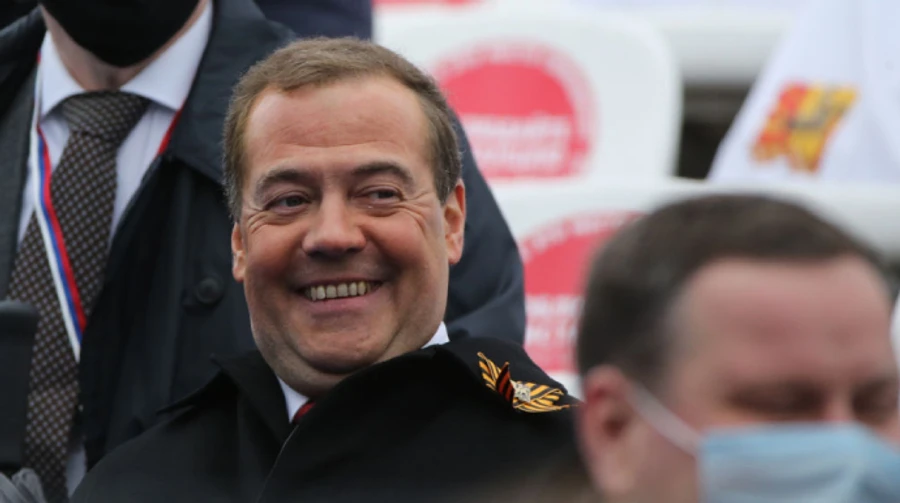 Медведев сравнил Шольца с Гитлером и нашел на карте польско-прусский союз