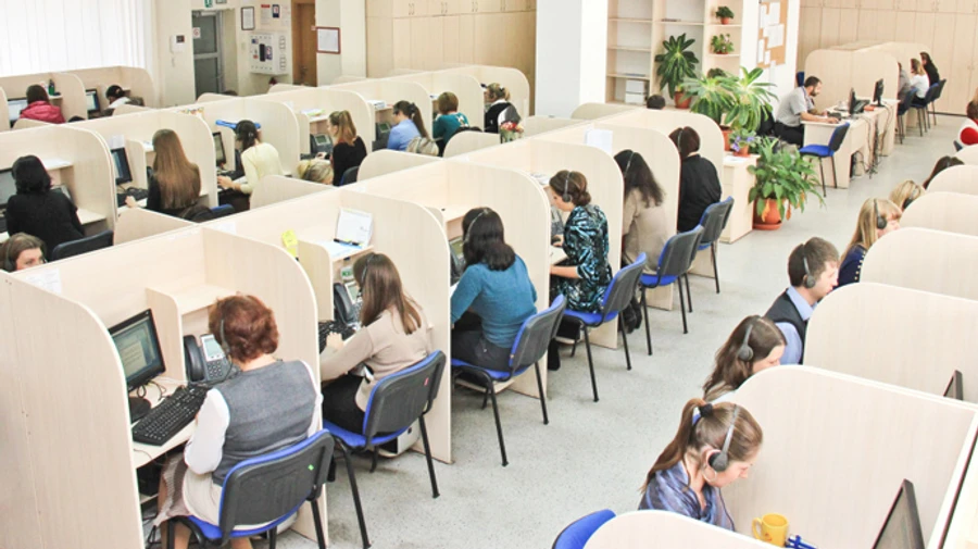 Горячая линия 1545 теперь решает гуманитарные вопросы: работает круглосуточно