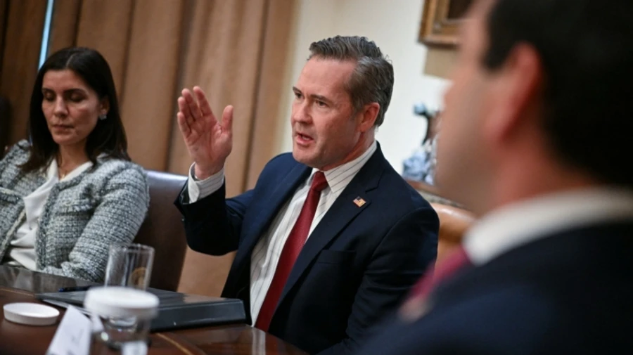 Politico: Команда Волца створила щонайменше 20 чатів у Signal, де обговорювали питання нацбезпеки