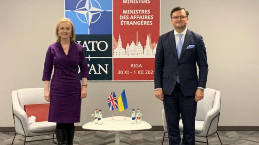 Кулеба домовився з главою МЗС Британії про кроки стримування Росії від агресії