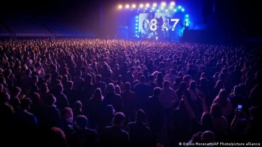 В Іспанії провели коронавірусний тест за допомогою концерту з глядачами