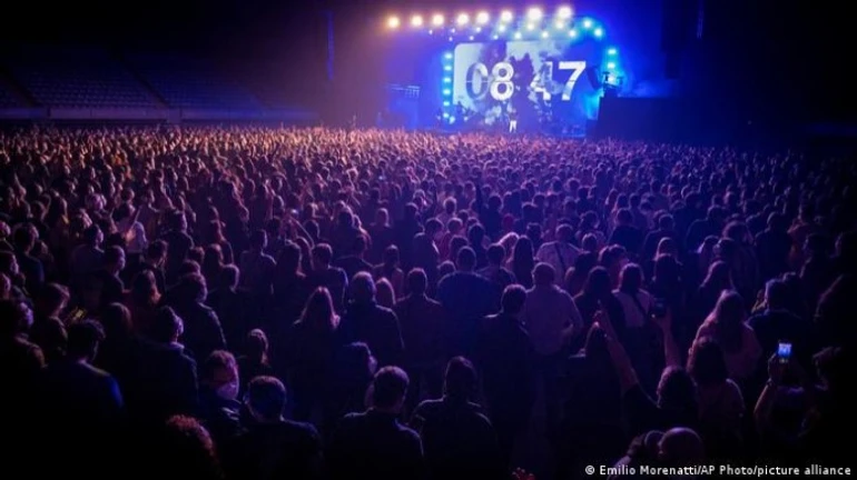 В Испании провели коронавирусный тест с помощью концерта со зрителями