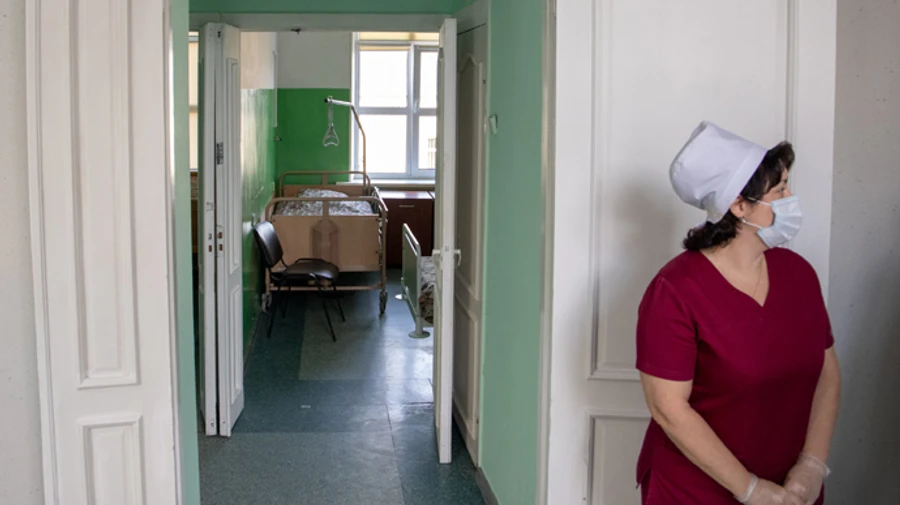 В Україні змінили умови карантину: школи – на канікули, ресторани – до 22:00 