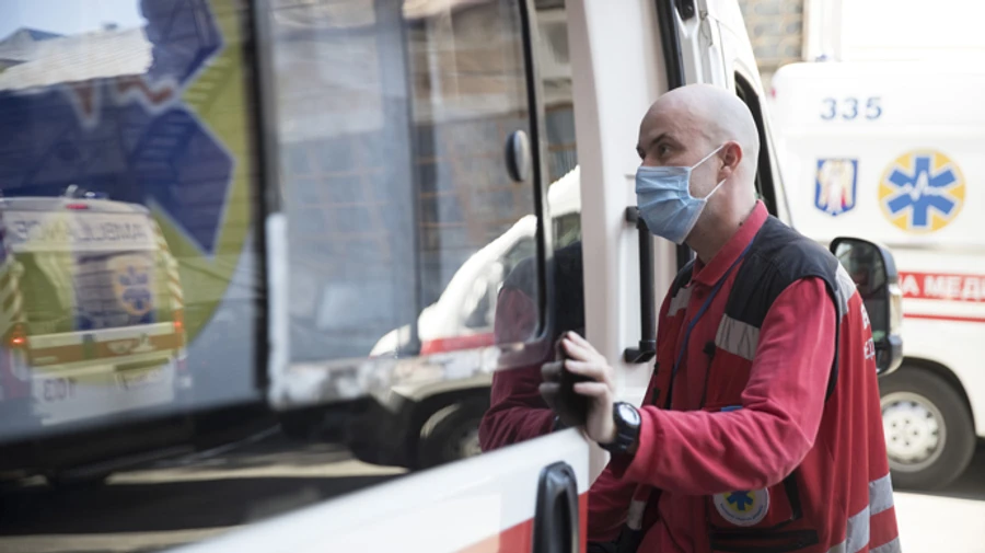 В Україні вперше понад 3 тисячі хворих COVID-19