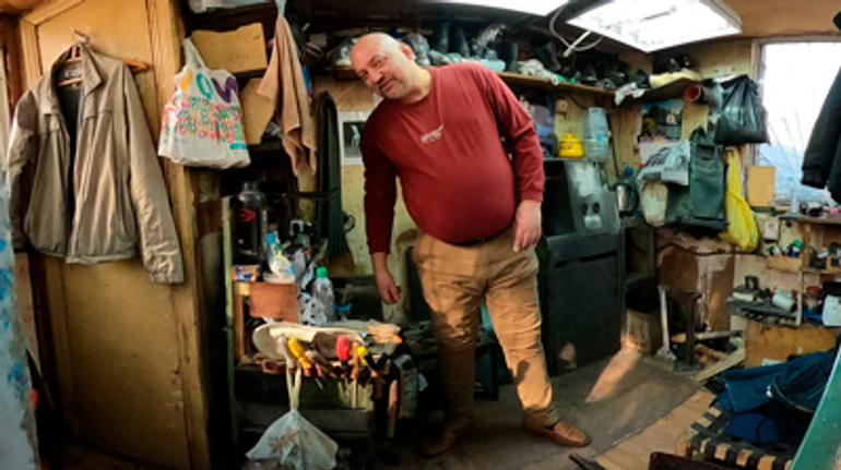 Бандити, депутати, стриптизерки, зірки, лабутени і адідаси. Розповідь чоботаря про лихі 90-ті