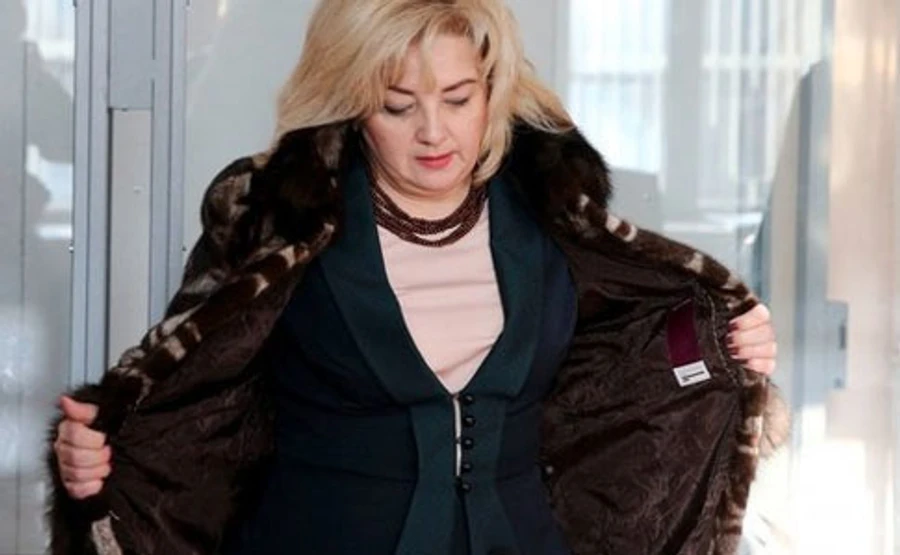 Скандальная экс-глава Аудитслужбы засветилась с мужем, которого прятала от НАПК