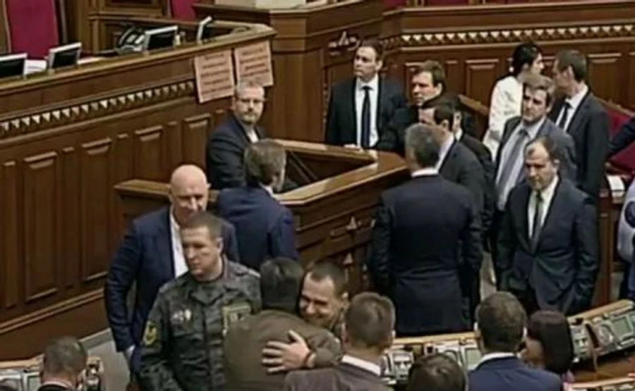 В Раде чуть не подрались из-за языка. Парубий торопит с решением