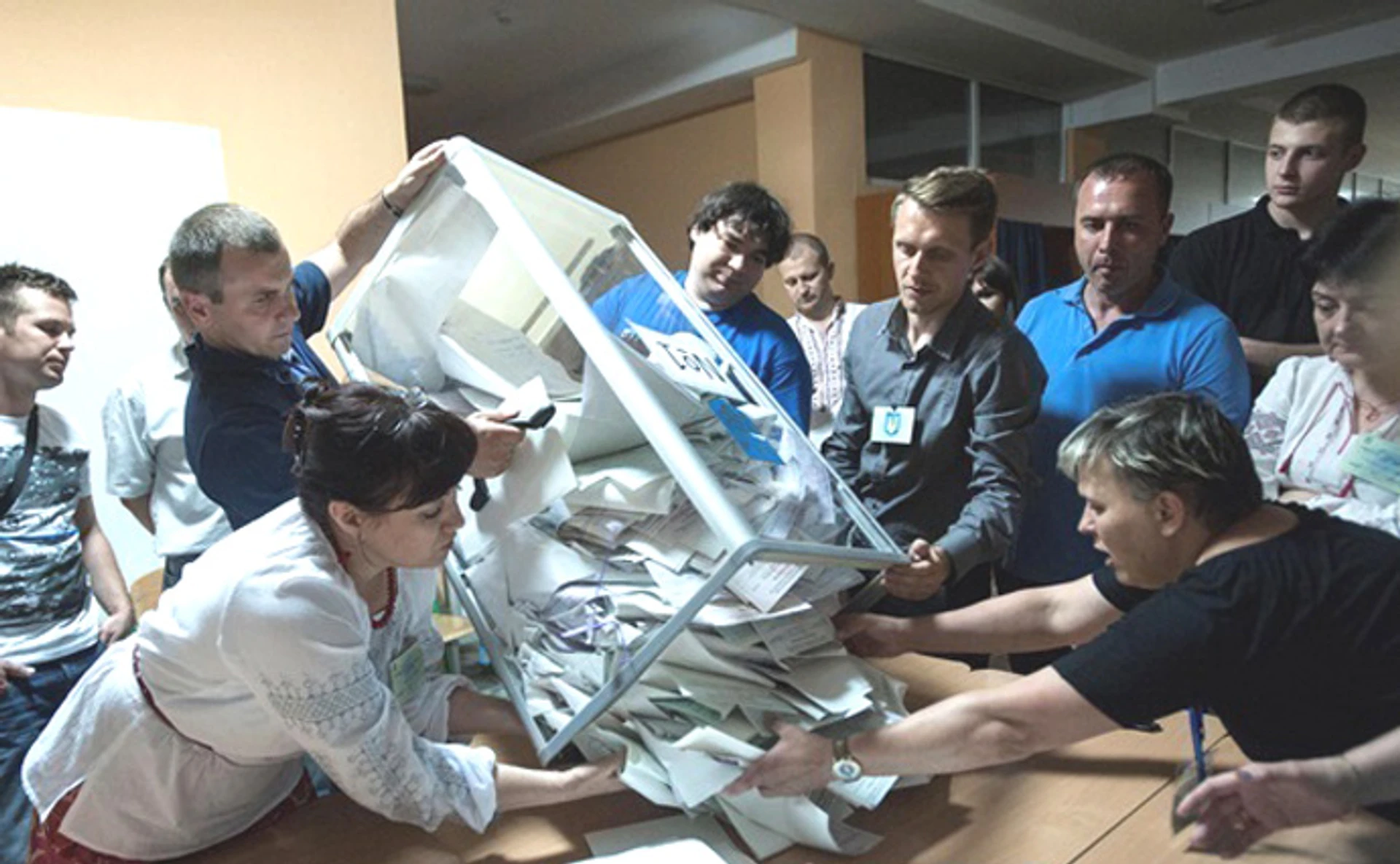 Сім округів у Раду. Як політичні партії готуються до липневих виборів