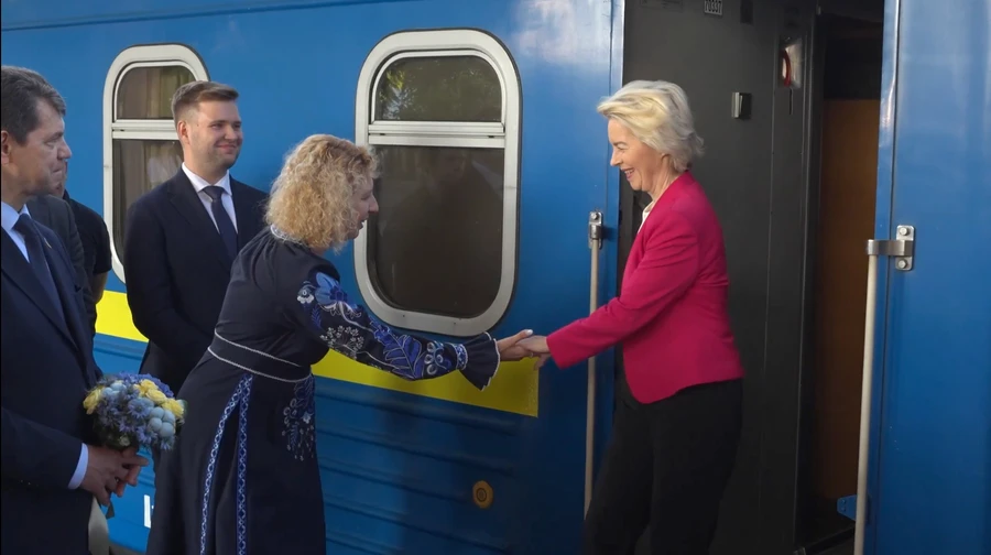Von der Leyen arrives in Kyiv