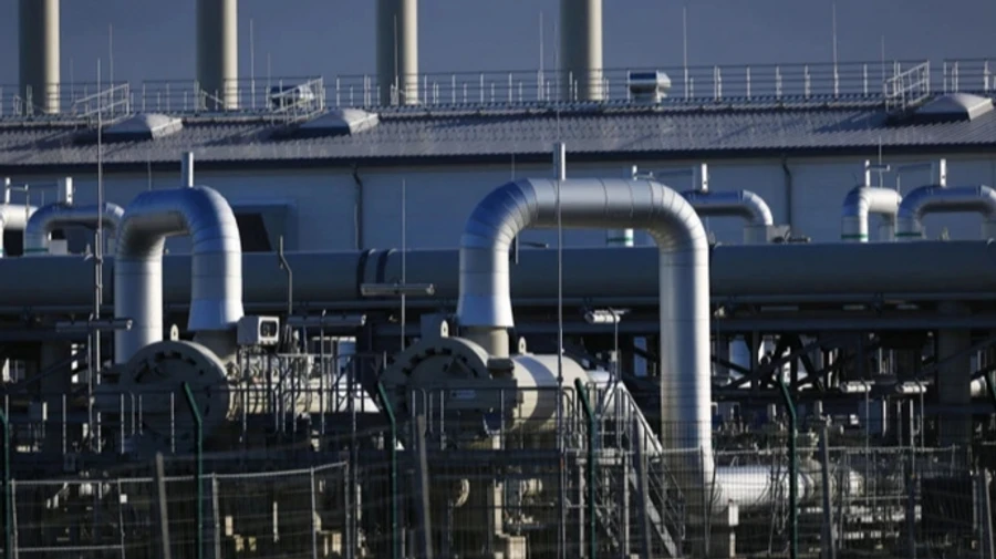 European Commission proposes gradual phase-out of Russian oil and gas imports by end of 2027