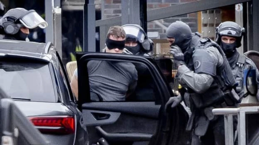 В кафе в Нидерландах освободили всех заложников и задержали нападавшего