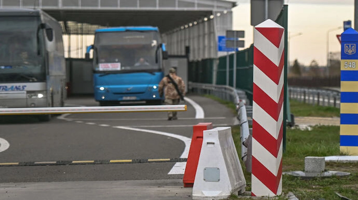 Polish carriers want to close border with Ukraine by end of year ...