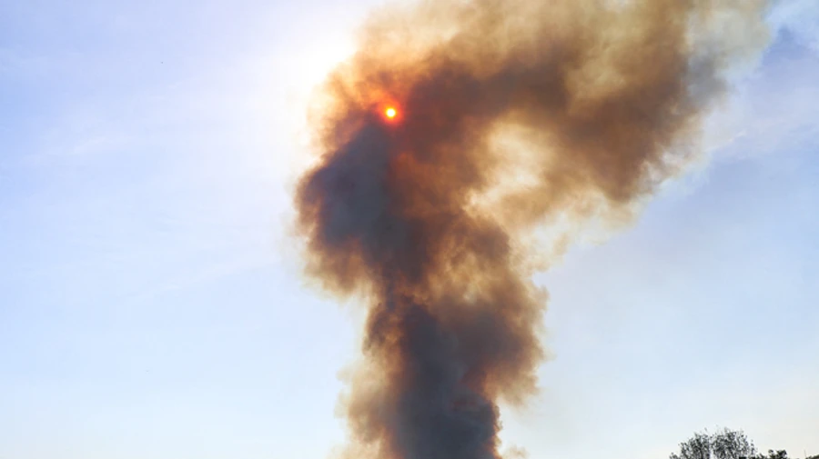 Ракета та снаряд впали на два курортні міста Єгипту біля Ізраїлю, є постраждалі — Reuters