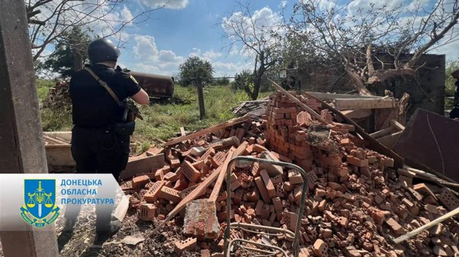 Russians destroy house in Donetsk Oblast, killing 1 civilian and injuring 5 others