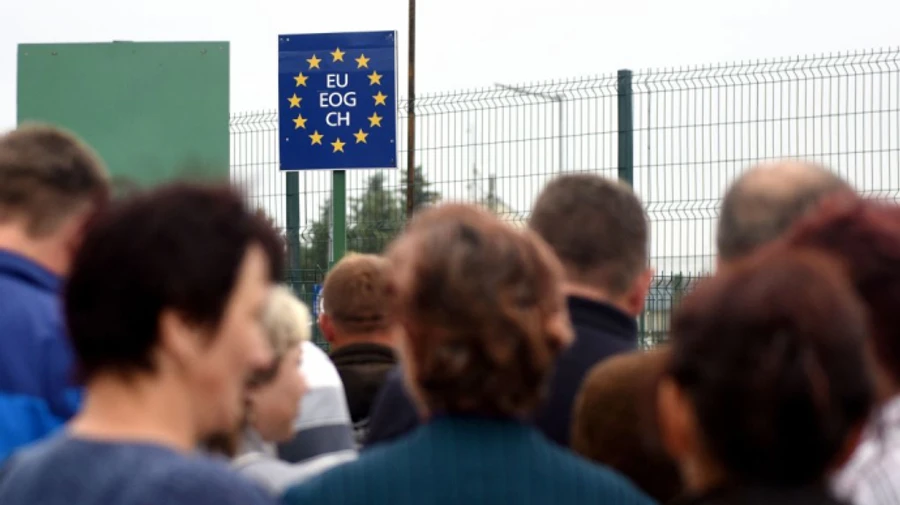 На роботу до Польщі поїхав би кожен третій мешканець України – опитування