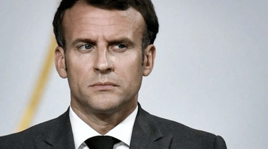 Макрон погодився повернути французького посла в США після розмови з Байденом