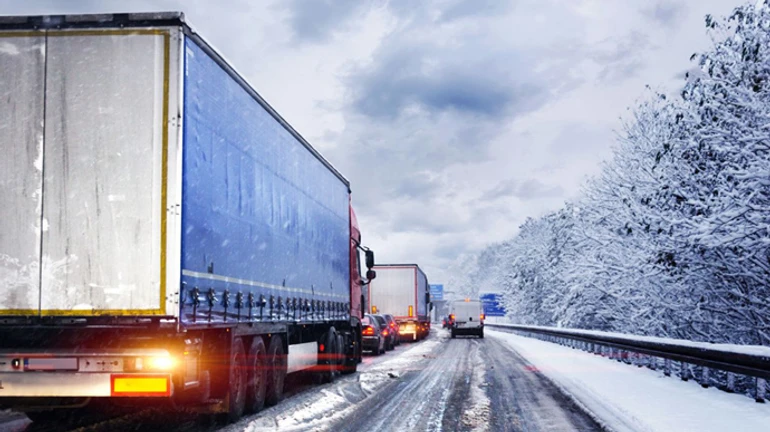 В 8 областях ограничили движение из-за снега