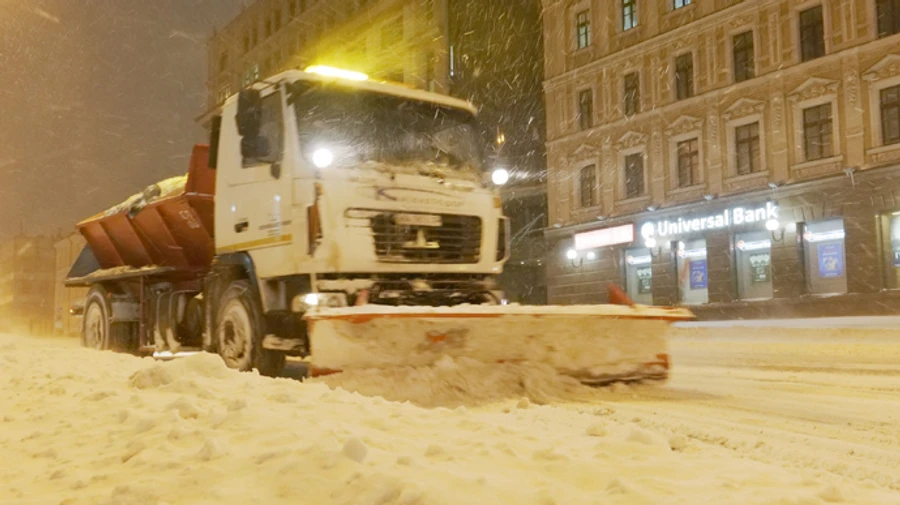 У 7 областях обмежили рух через снігопади