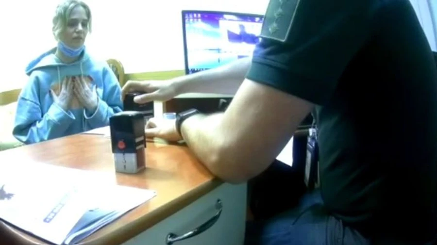 Российской певице Глюкозе на 3 года запретили въезд в Украину