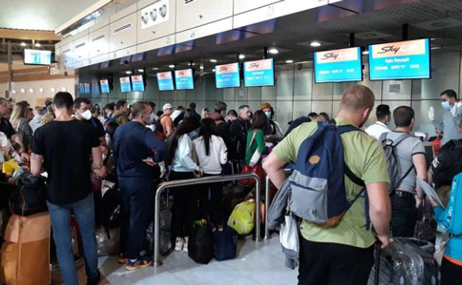 Українців забирають із Єгипту, Польщі, на Шрі-Ланці застрягли більше сотні громадян