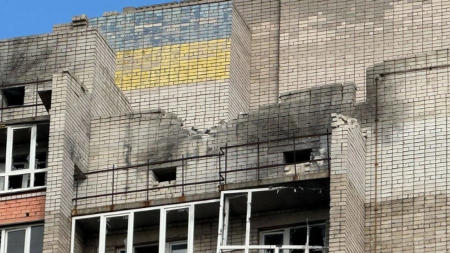 Окупанти ракетами вдарили по Кривому Рогу: вирує пожежа, є постраждалі