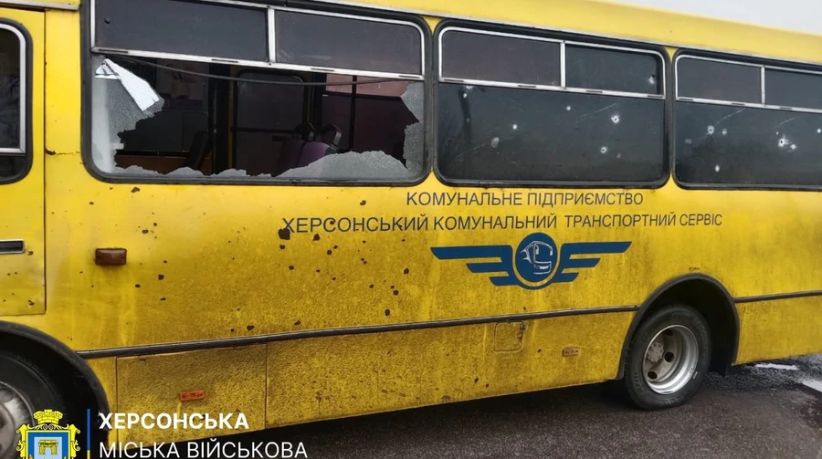 Russian forces attack civilian car in Sumy Oblast and fixed-route minibus in Kherson, killing one